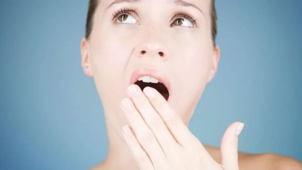 Răng sứ có bị hôi miệng không?