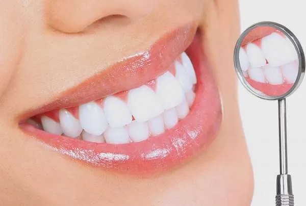 Các yếu tố ảnh hưởng đến tuổi thọ của răng sứ